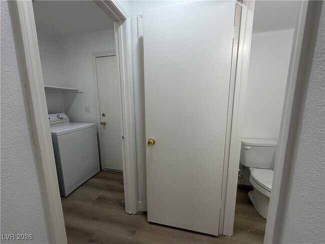 Building Photo - 7383 W Diablo Dr