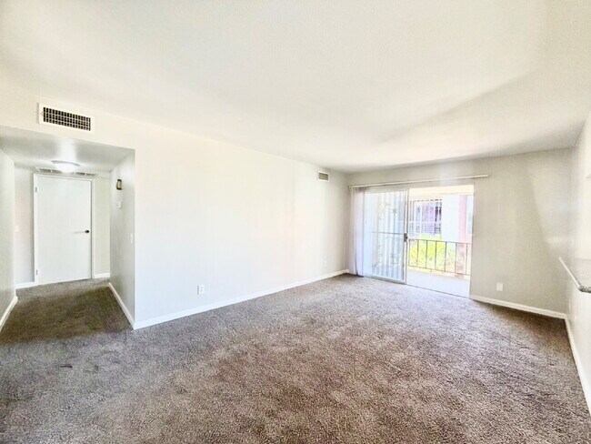 Building Photo - HIVE SUMMER MOVE-IN SPECIAL: 3 BEDROOM CONDO | COMMUNITY POOLS + WALKING TRAILS | CENTRAL LAS VEG...