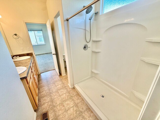 Building Photo - Beautiful 3 Bed / 2 Bath Home in Wellington!