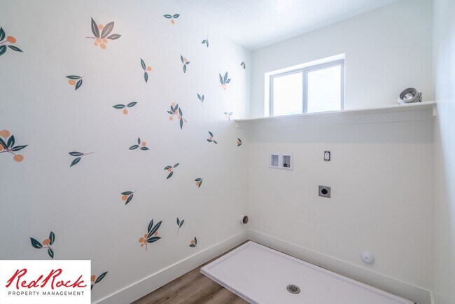 Building Photo - Adorable Stand Alone 4 Bedroom Corner Unit with Fully Fenced Backyard. Small Dogs Welcome.