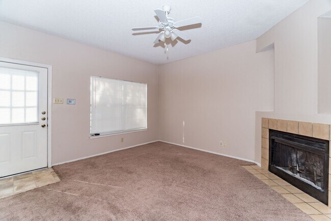 Building Photo - 12205 Magnolia Blossom St