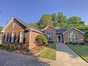 Building Photo - 2575 Village Ct