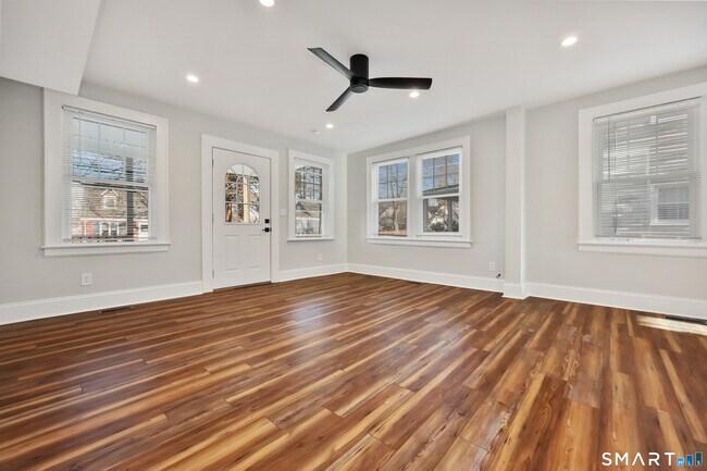 Building Photo - 60 Walter Ave