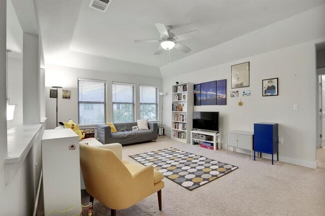 Building Photo - 13001 Hymeadow Dr