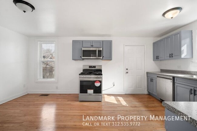 Building Photo - 806 S Taylor Ave