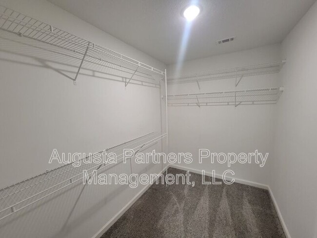 Building Photo - 6026 Clifford St