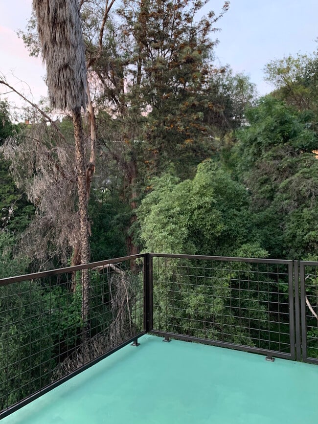 Building Photo - 702 Cavanagh Rd