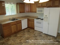 Building Photo - 503 L St SE