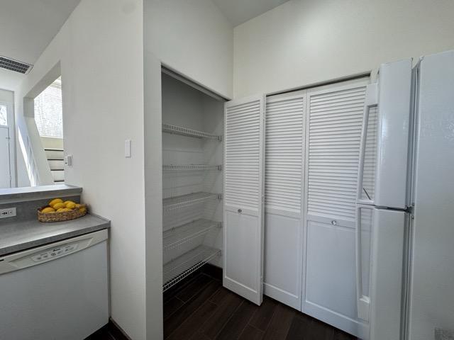 Building Photo - 1101 Barbara's Ct