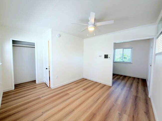 Building Photo - 1732 Cabrillo Ave