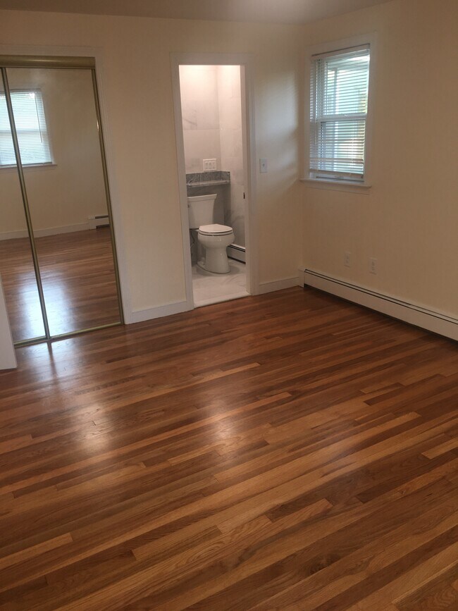 Master Bedroom - 71 Morningside Dr