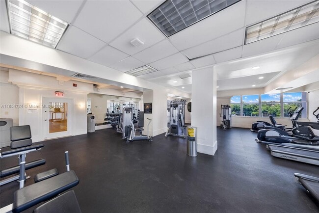 Building Photo - 18081 Biscayne Blvd