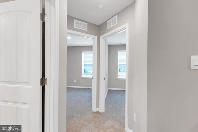 Building Photo - 1408 Sugarplum Ln