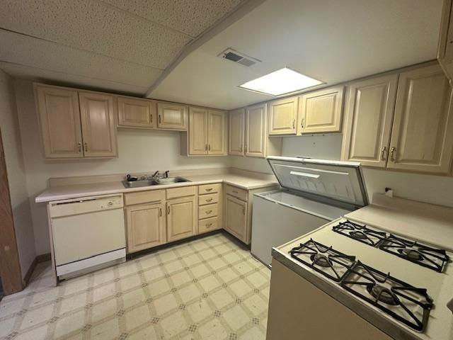 Building Photo - 21220 Silktree Cir