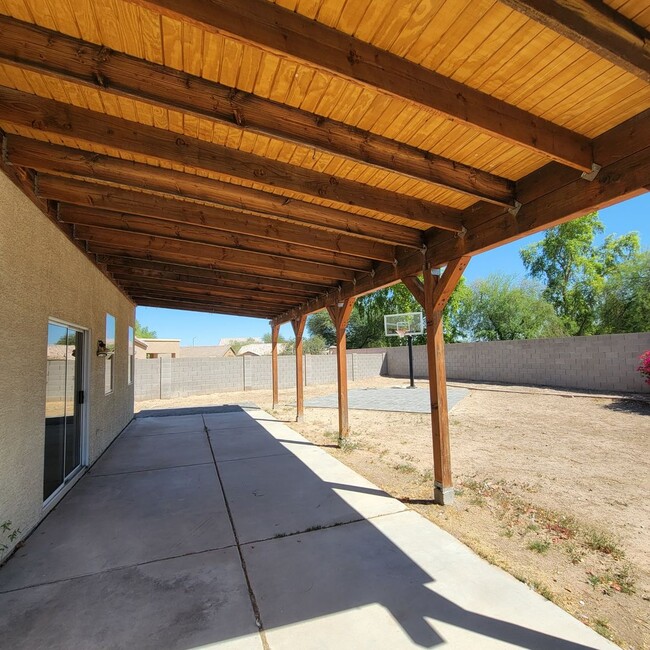 Building Photo - Bright 4Bdm 3Ba Goodyear home