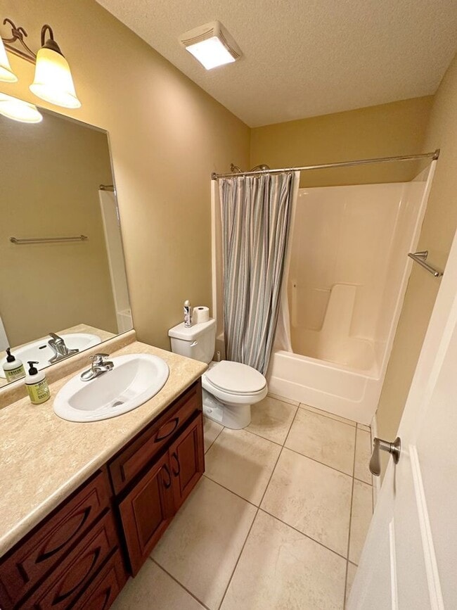 Building Photo - Your New Home Awaits: Stunning Rental Property in Branch Pt Subdivision, Valdosta, GA!