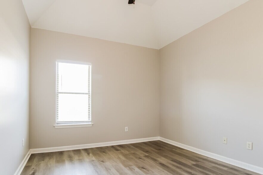 Building Photo - 225 Birch Springs Cove
