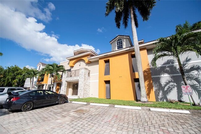 Primary Photo - 64 Isle of Venice Dr