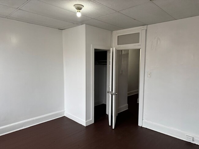 Building Photo - 537 Sanford Pl