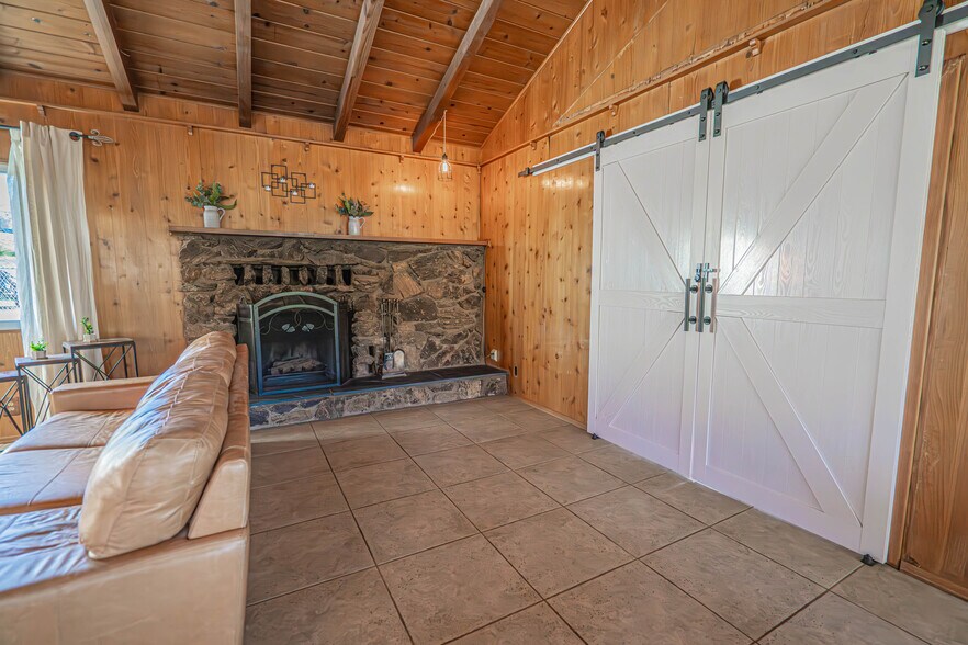 Building Photo - 35315 Glenwall St