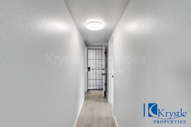 Building Photo - 2009 Florida St