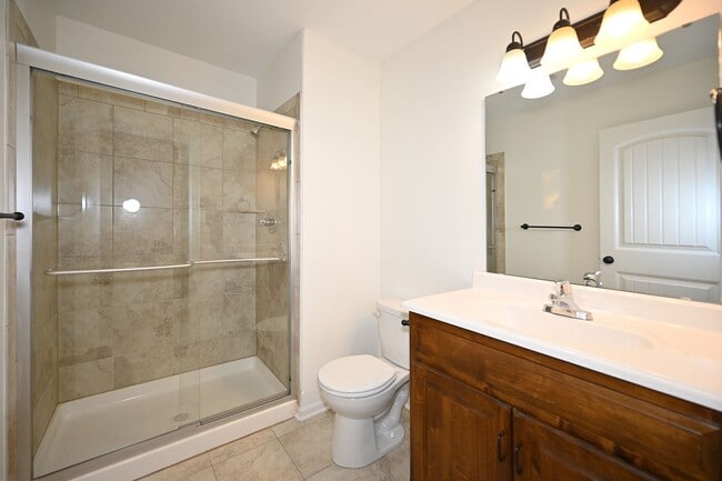 Building Photo - Cute 3-bedroom, 2 bath home with 1 car gar...