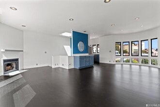 Building Photo - 4 Museum Way