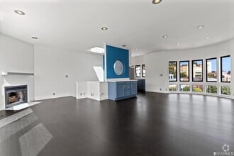 Building Photo - 4 Museum Way