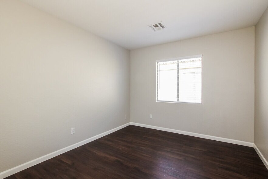 Building Photo - 12337 W Rosewood Dr