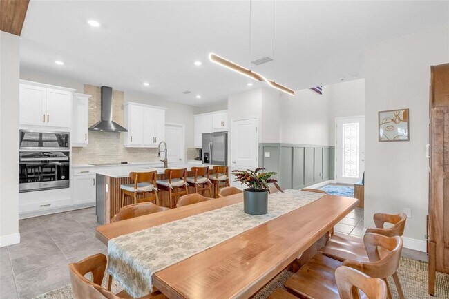 Building Photo - 2019 Sunshine Peak Dr