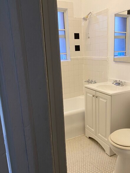 Building Photo - 545 S Hobart Blvd