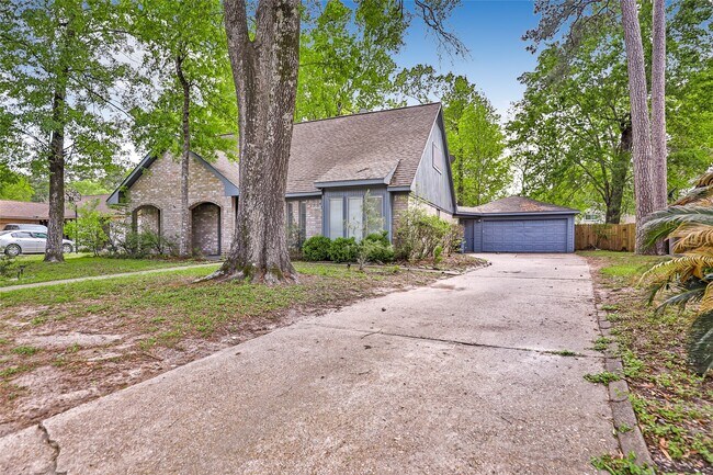 Building Photo - 2130 Lake Hills Dr