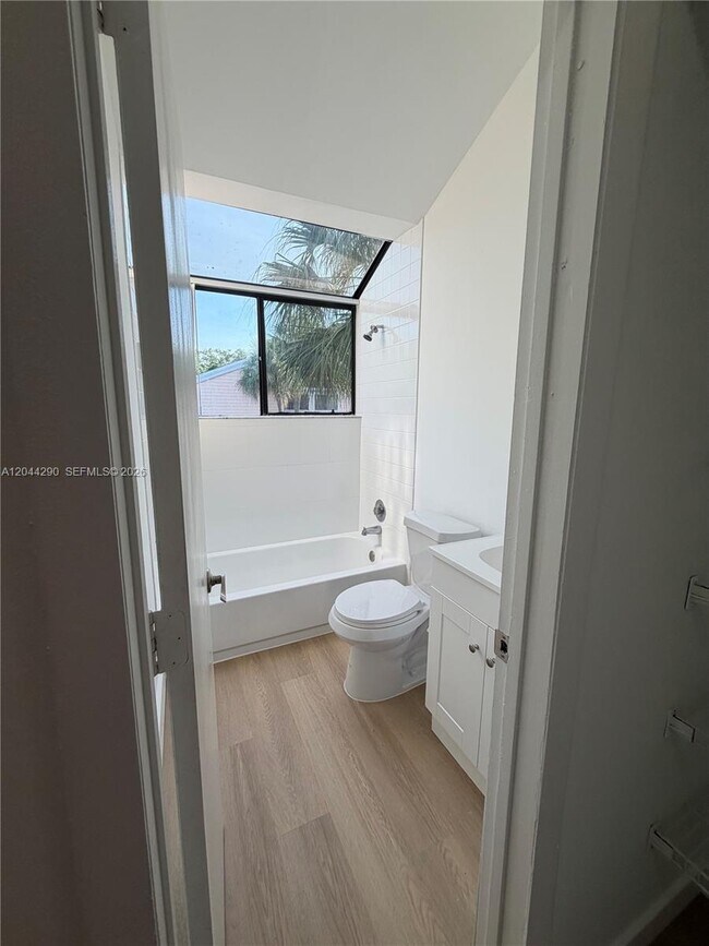 Building Photo - 1808 Runners Way