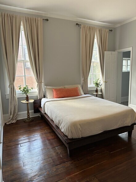 Primary Photo - 239 W Lafayette Ave