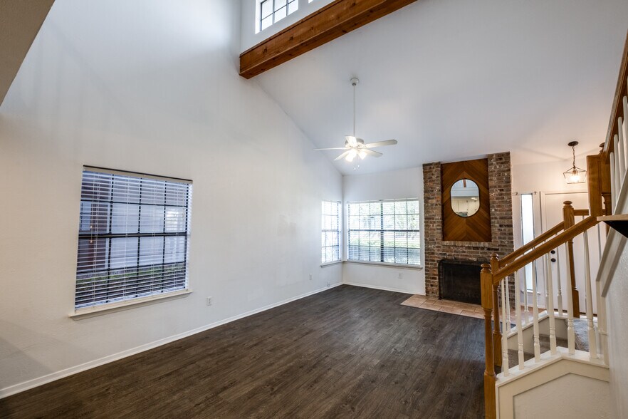Building Photo - 1748 Ohlen Rd