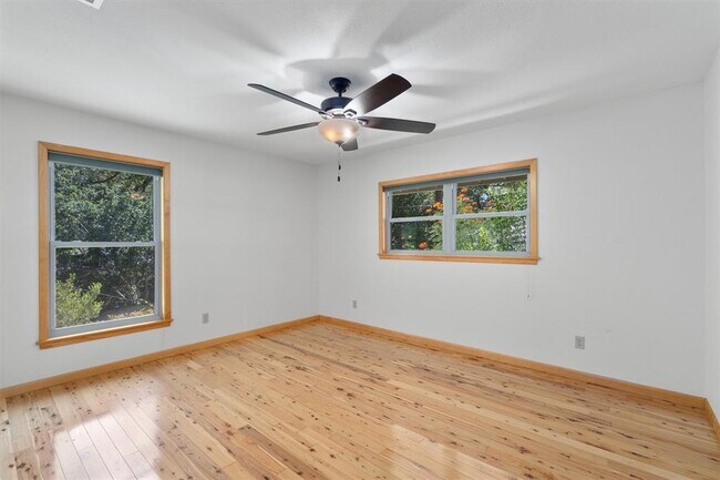 Building Photo - 1511 Bellaire Dr