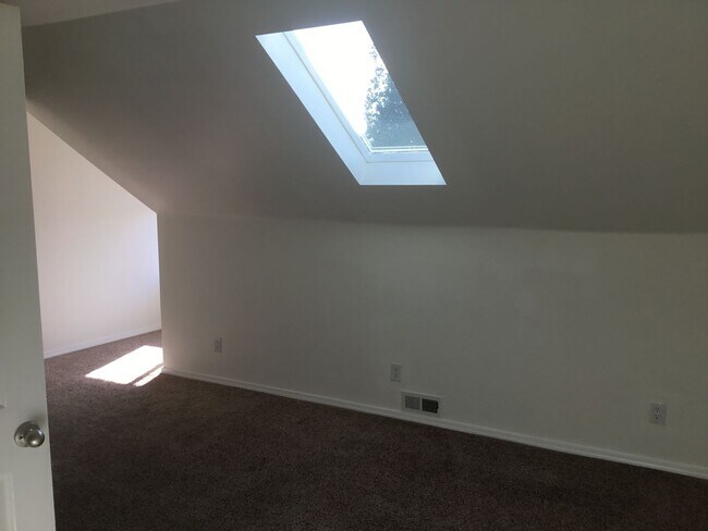 Building Photo - BOISE CONTEMPORARY BUNGALOW