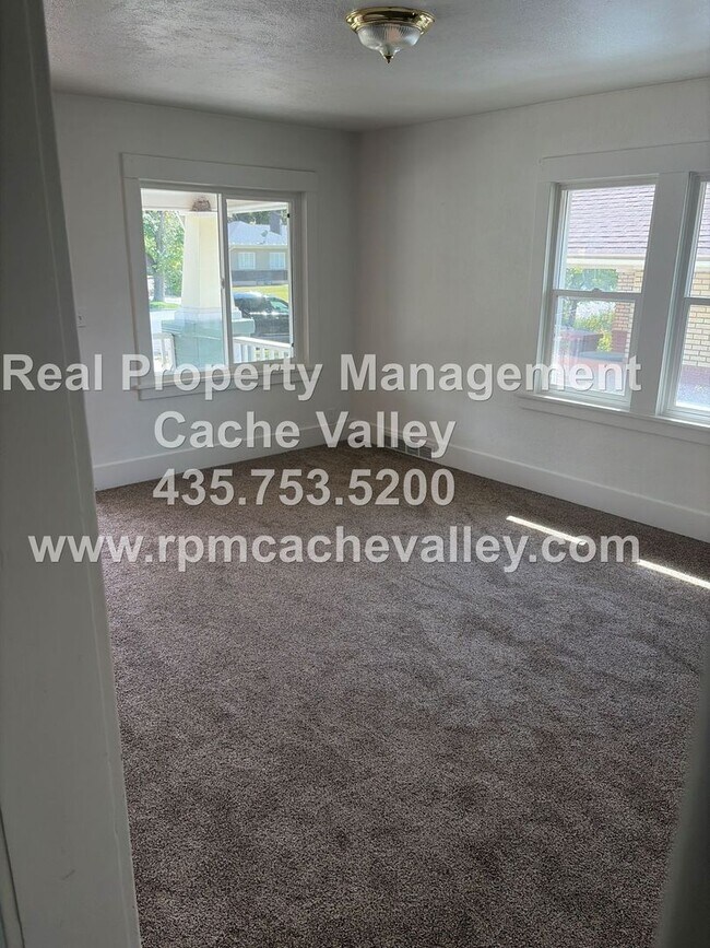 Building Photo - 245 E 300 N