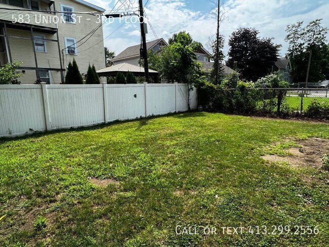 Building Photo - Large 3 BR Unit in Springfield's Old Hill ...