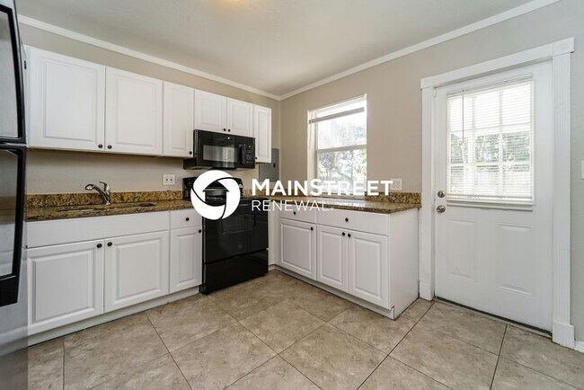 Building Photo - 3 Bedroom Pet-Friendly Home in West Park, ...