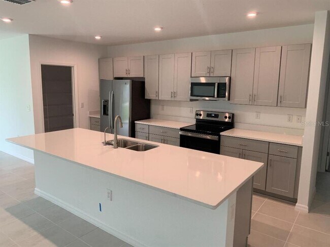 Building Photo - 5586 Tranquila Ln