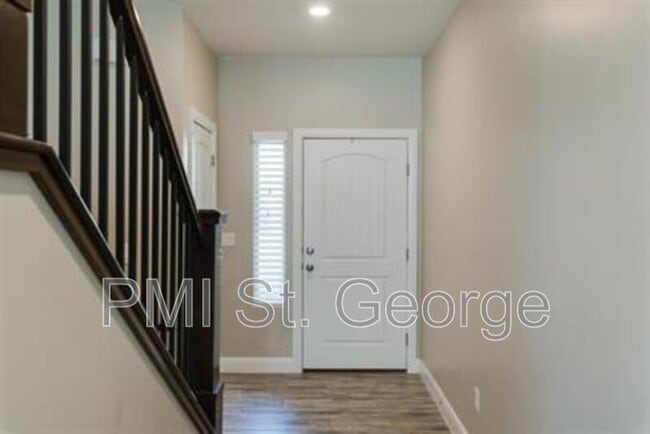 Building Photo - 1001 W Curly Hollow Dr