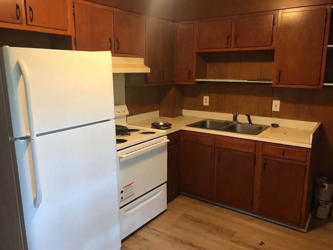 Building Photo - Riverdale Duplex Available July 2024