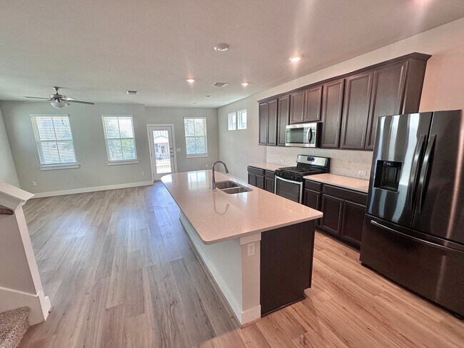 Building Photo - Modern 3-Bedroom, 2.5-Bathroom in Easton Park!