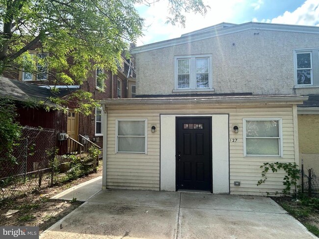 Building Photo - 127 Haws Ave