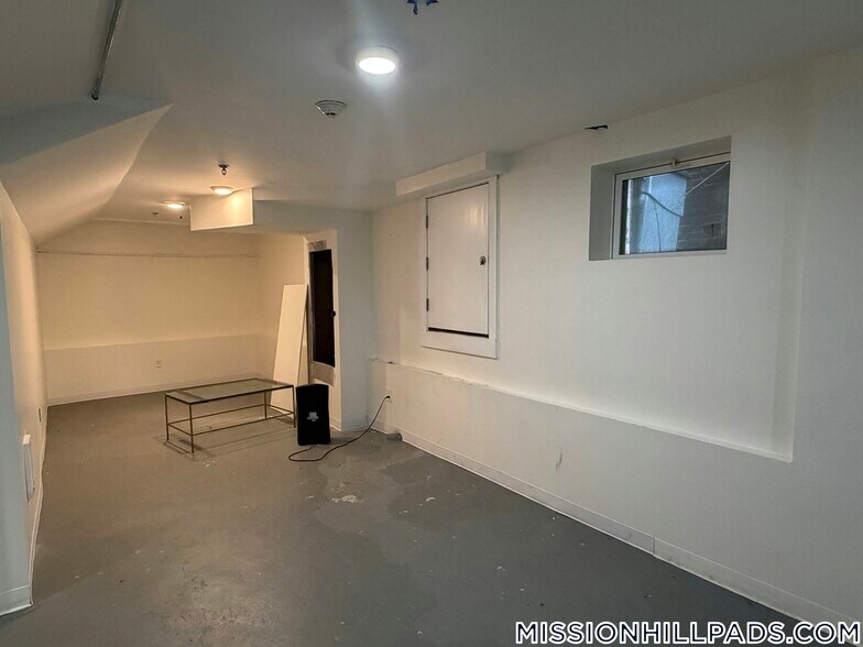 Building Photo - 830 Huntington Ave