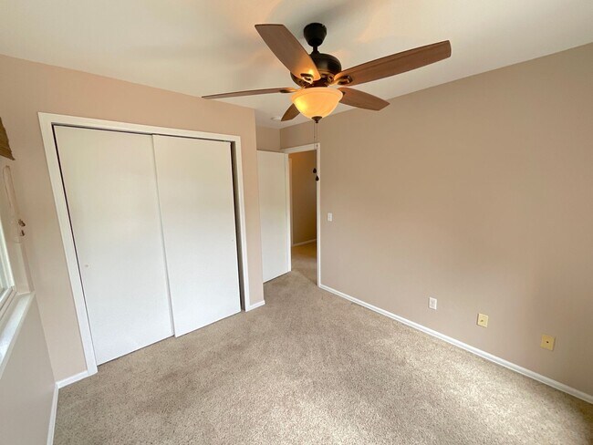 Building Photo - 4 Bedroom Home Available Near Constitution...