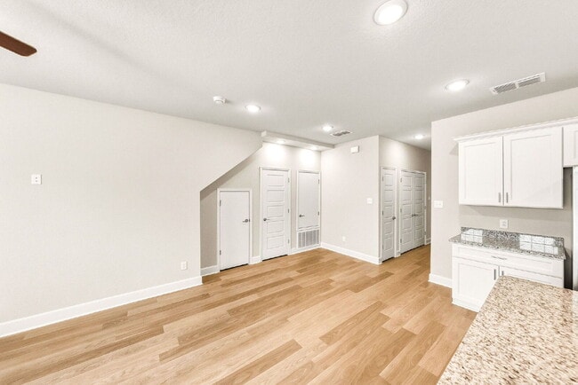 Building Photo - New Construction. Immediate Move In