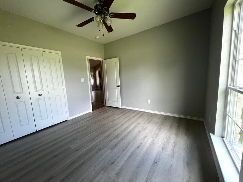 Bedroom 2 - 104 Sun Valley Ln