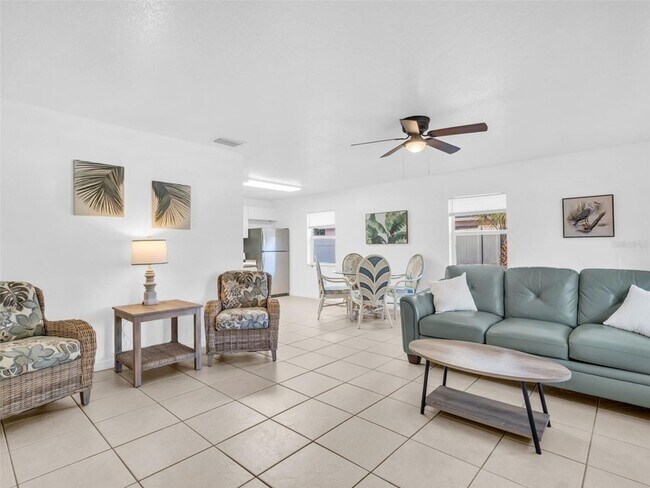 Building Photo - 103 W Park St